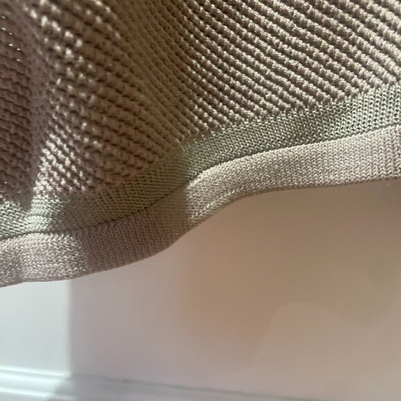 Vince Engineered Mesh Sweater in Deep Tan/Beige, Size Medium - Picture 5 of 7